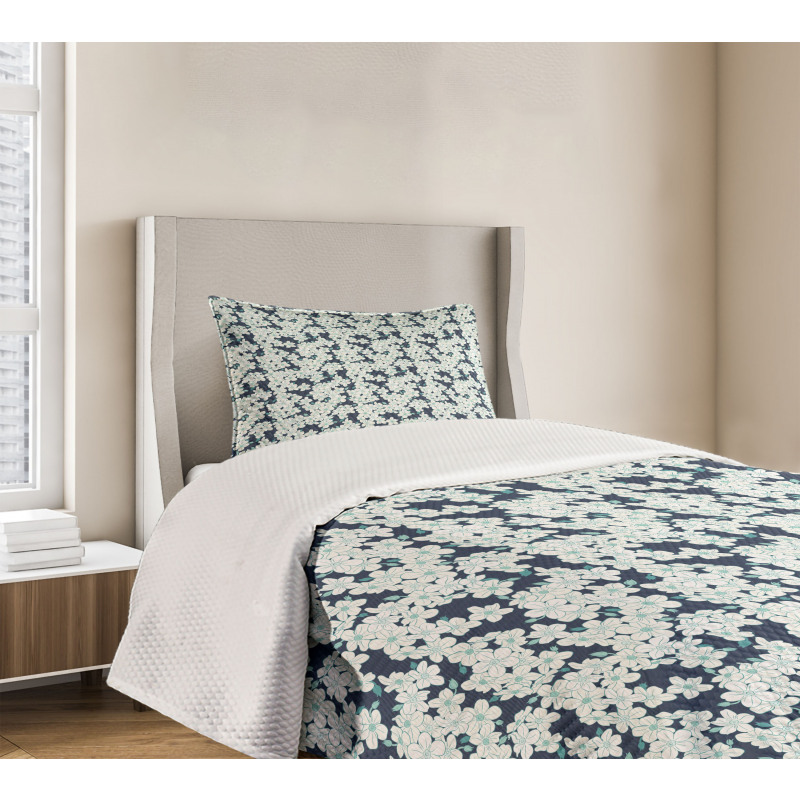 Cartoonish Floral Motif Bedspread Set