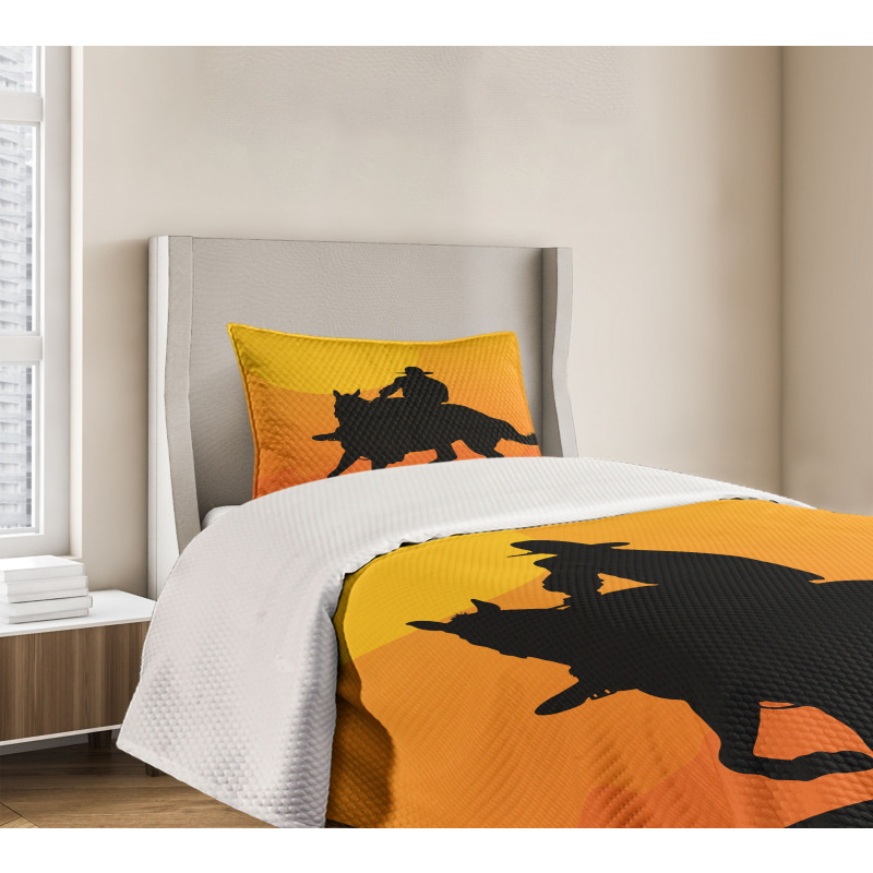 Silhouette of a Lone Rider Bedspread Set