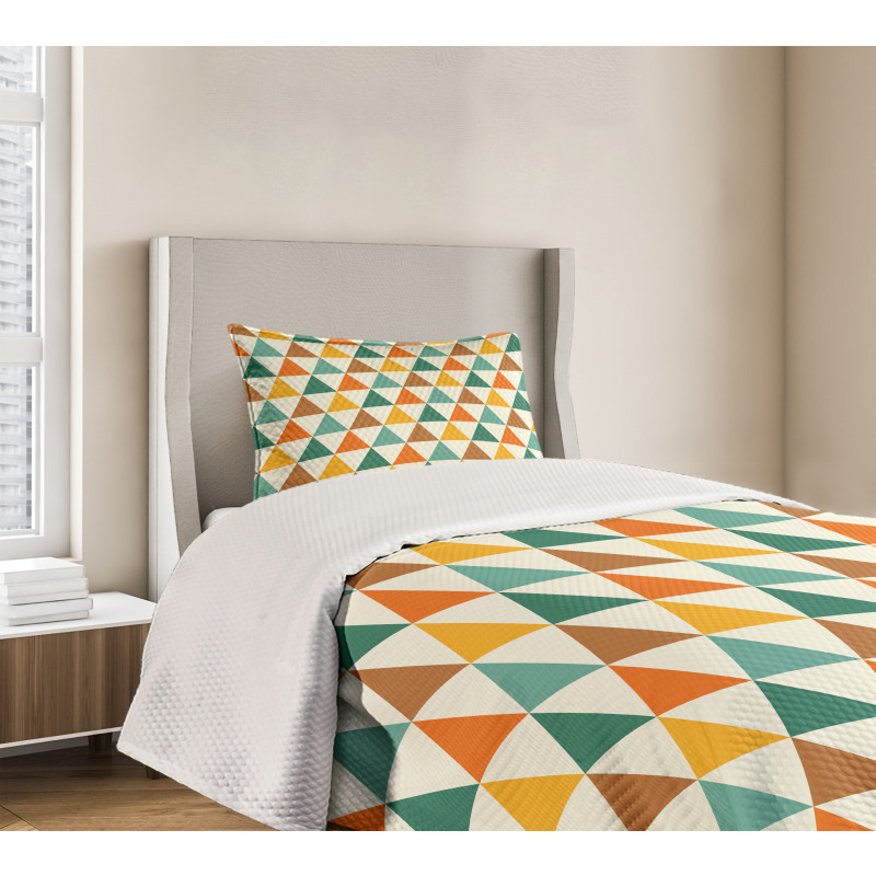 Repeating Retro Triangles Bedspread Set