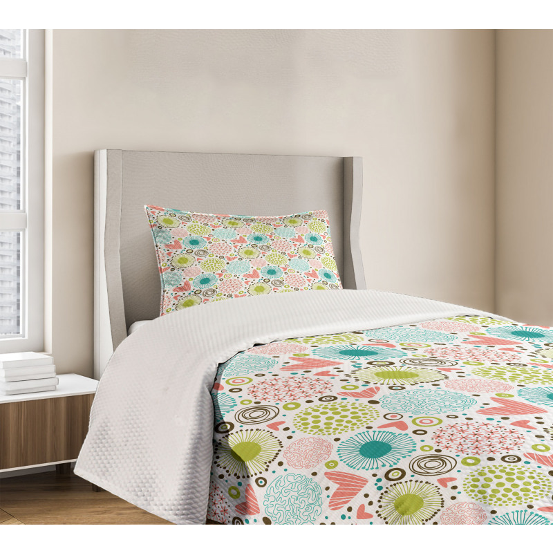 Abstract Hearts Doodle Bedspread Set