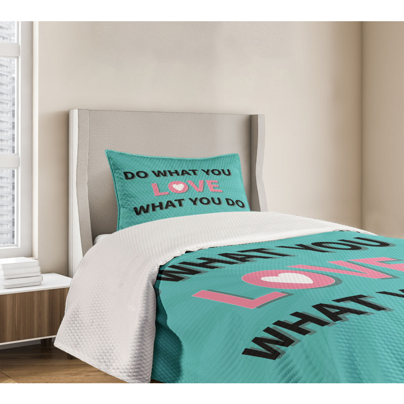 Starburst Lines with Phrase Bedspread Set