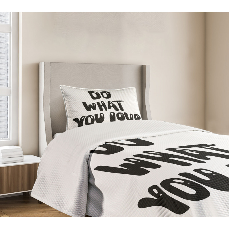 Classic Typeface Phrasal Bedspread Set