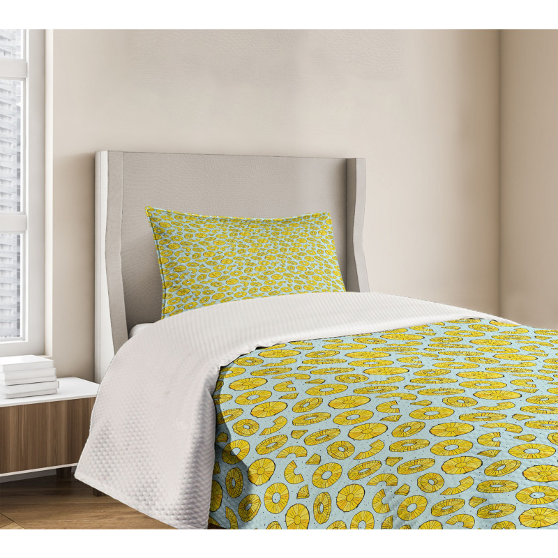 Round Slices of Pineapple Bedspread Set