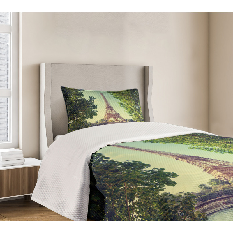 Eiffel Tower Seine River Bedspread Set