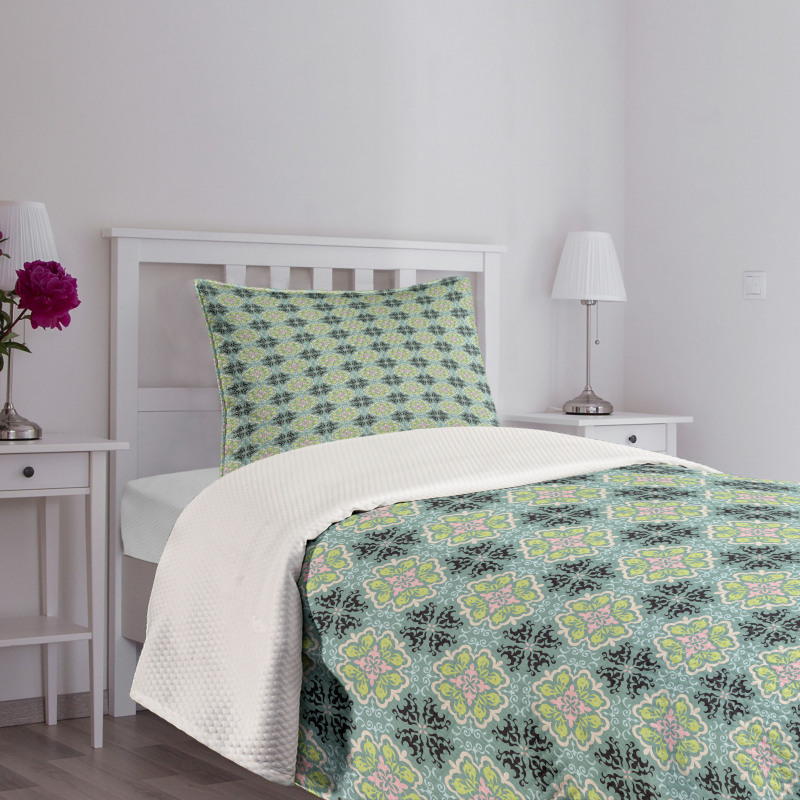 Mediterrenean Tile Inspired Bedspread Set