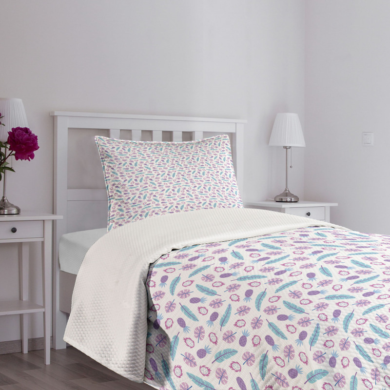 Repeating Pattern of Feather Bedspread Set