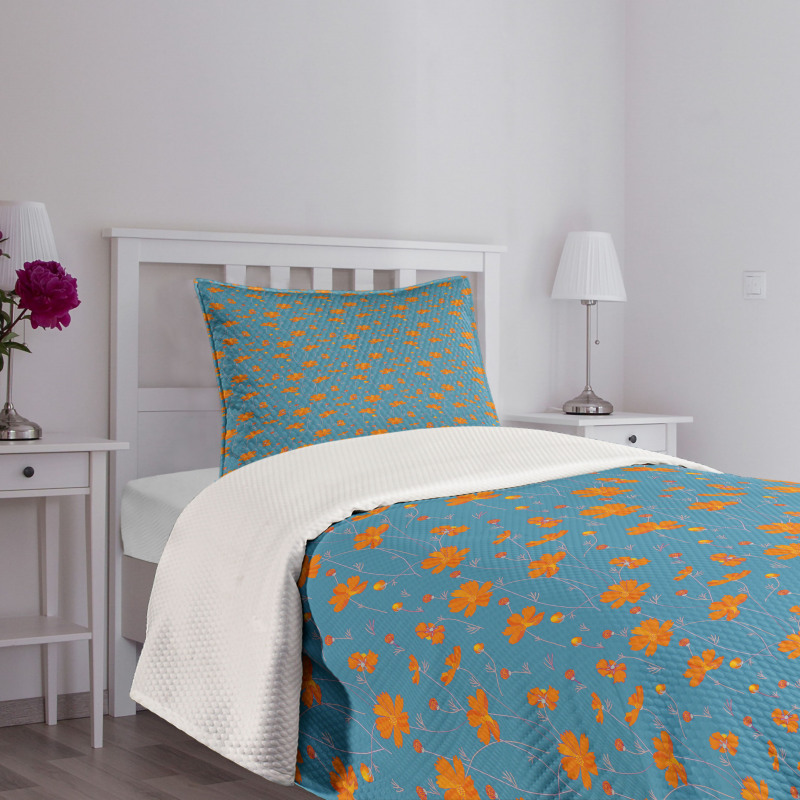 Thin Peduncle Flowers Bedspread Set