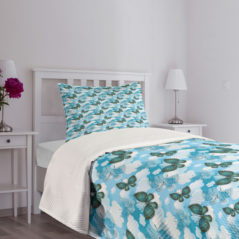 Floral Ornamental Moths Bedspread Set