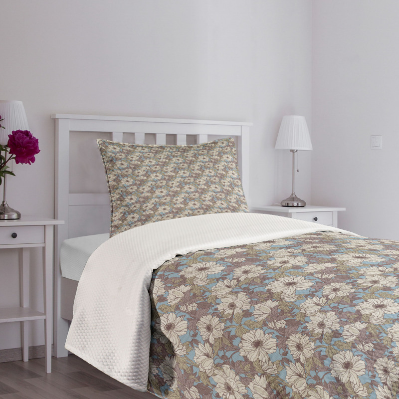 Bloom in Nostalgic Colors Bedspread Set