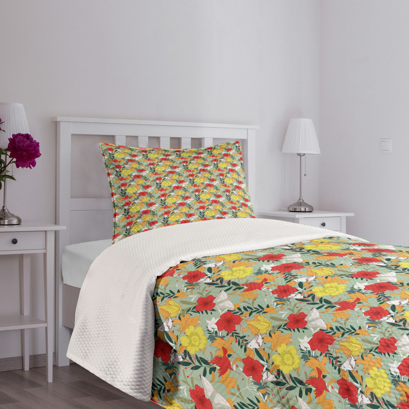 Jungle Blossoms Hibiscus Bedspread Set