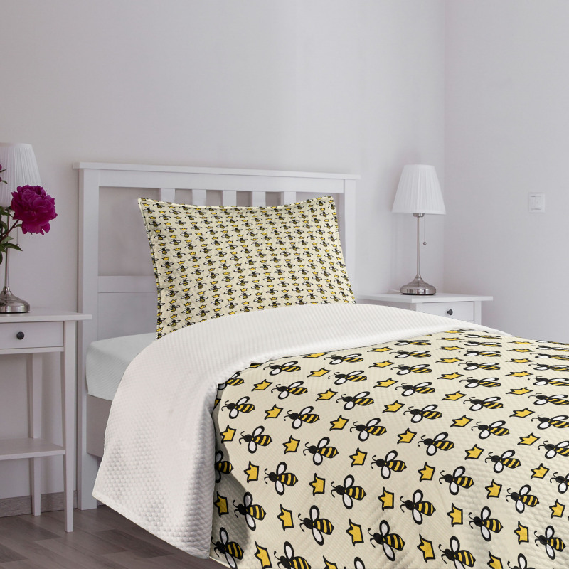 Cartoon Style Bees Crowns Bedspread Set