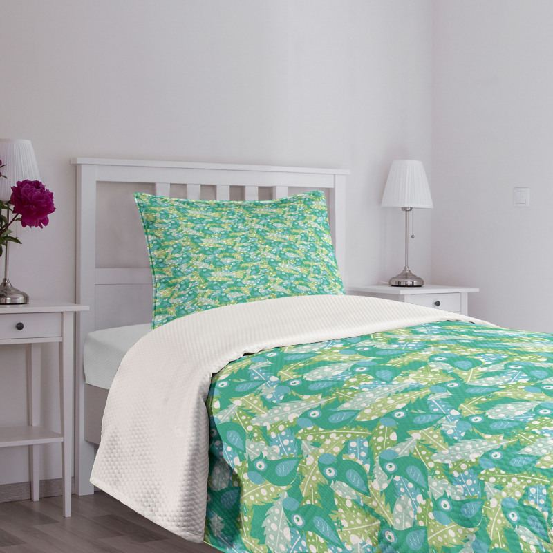 Parrots and Dotted Feather Bedspread Set
