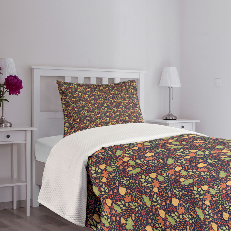 Leaves Acorns and Berries Bedspread Set