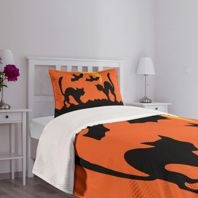 Crescent Cats and Bats Bedspread Set