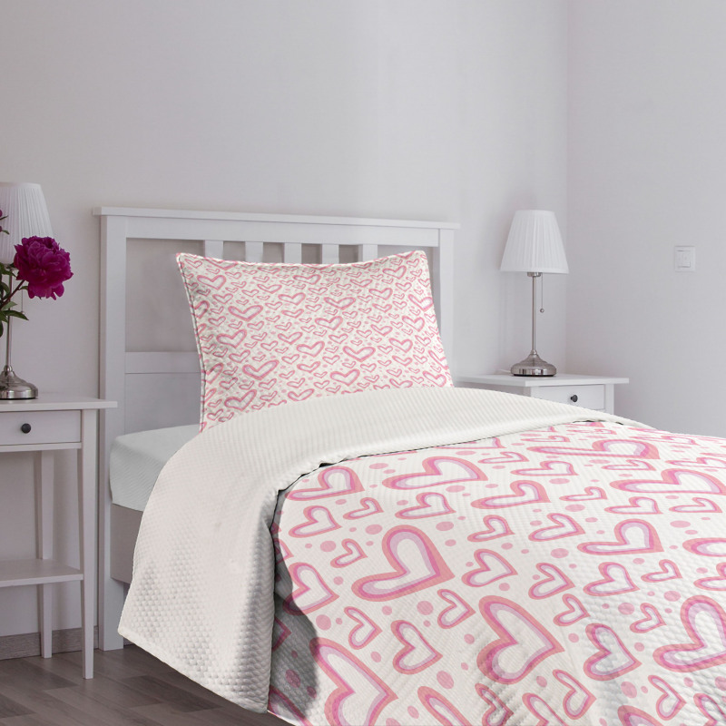 Hearts and Rounds Bedspread Set