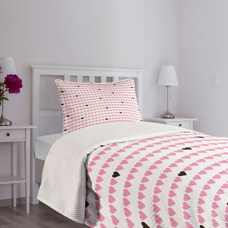 Symmetry Bedspread Set