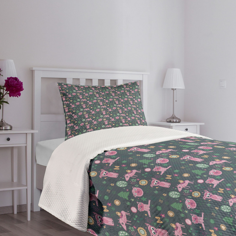 Piglets Flowers Birds Trees Bedspread Set