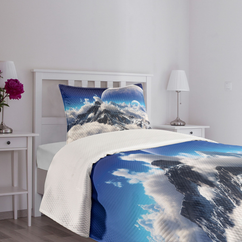 Snow Capped Mountain Bedspread Set