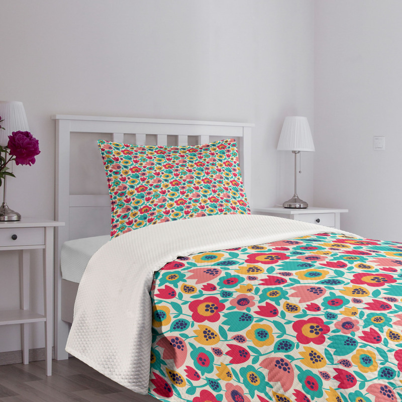 Graphical Flower Silhouettes Bedspread Set