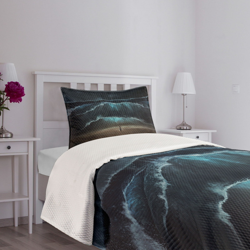 Gothic Wave Alone Woman Bedspread Set