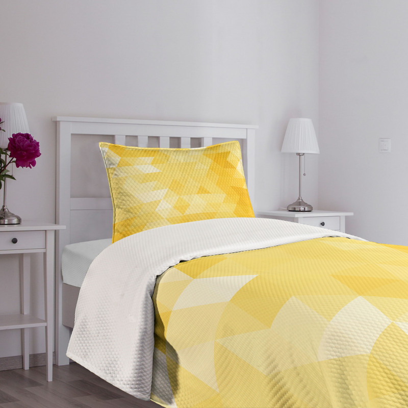 Geometric Triangle Bedspread Set