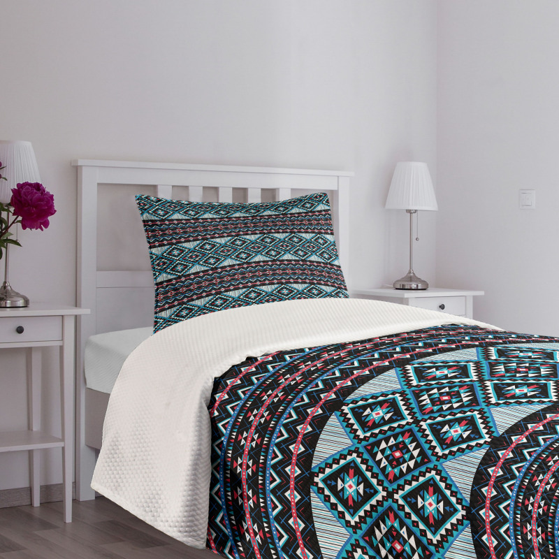 Geometric Triangles Ornate Bedspread Set