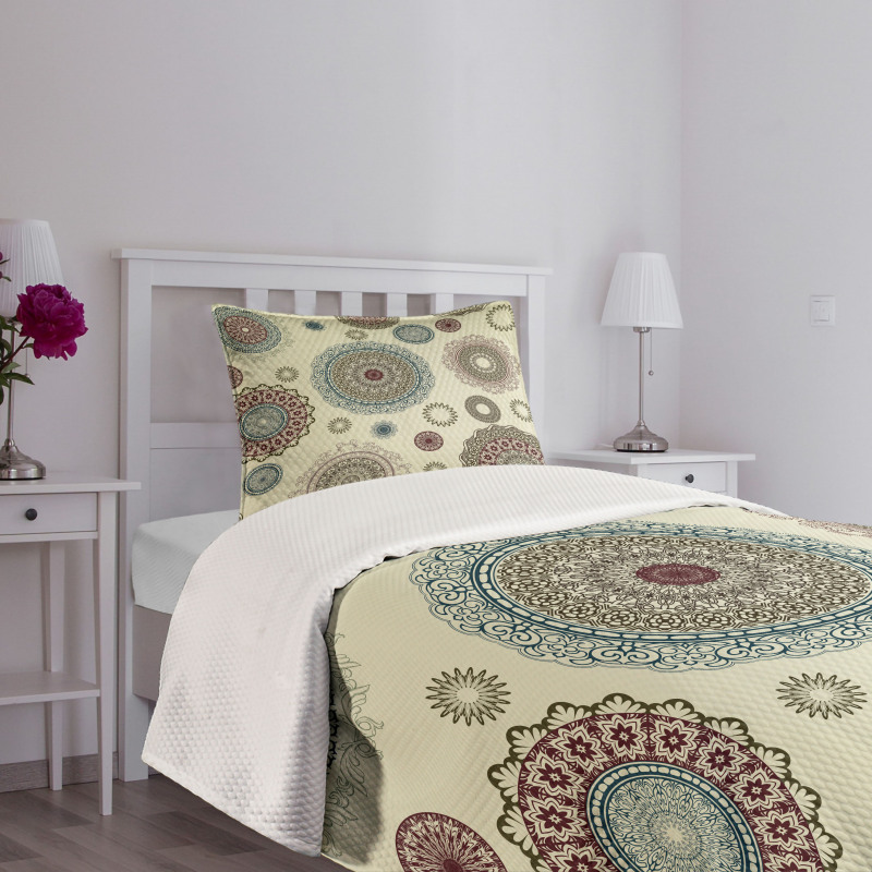 Oriental Round Motifs Bedspread Set