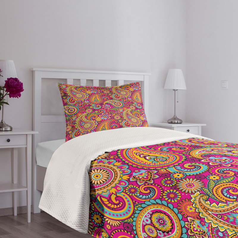 Paisley Eastern Bedspread Set