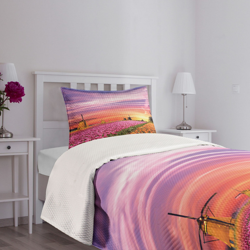 Scenic Tulip Fields Bedspread Set