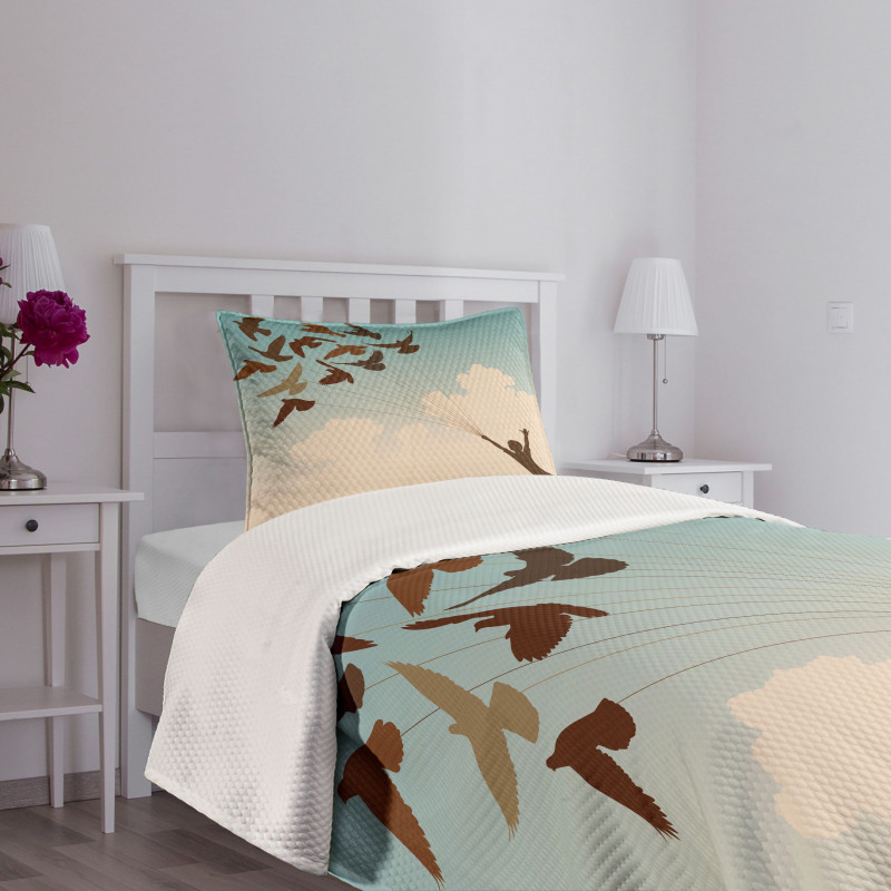 Flying Pigeons Birds Bedspread Set