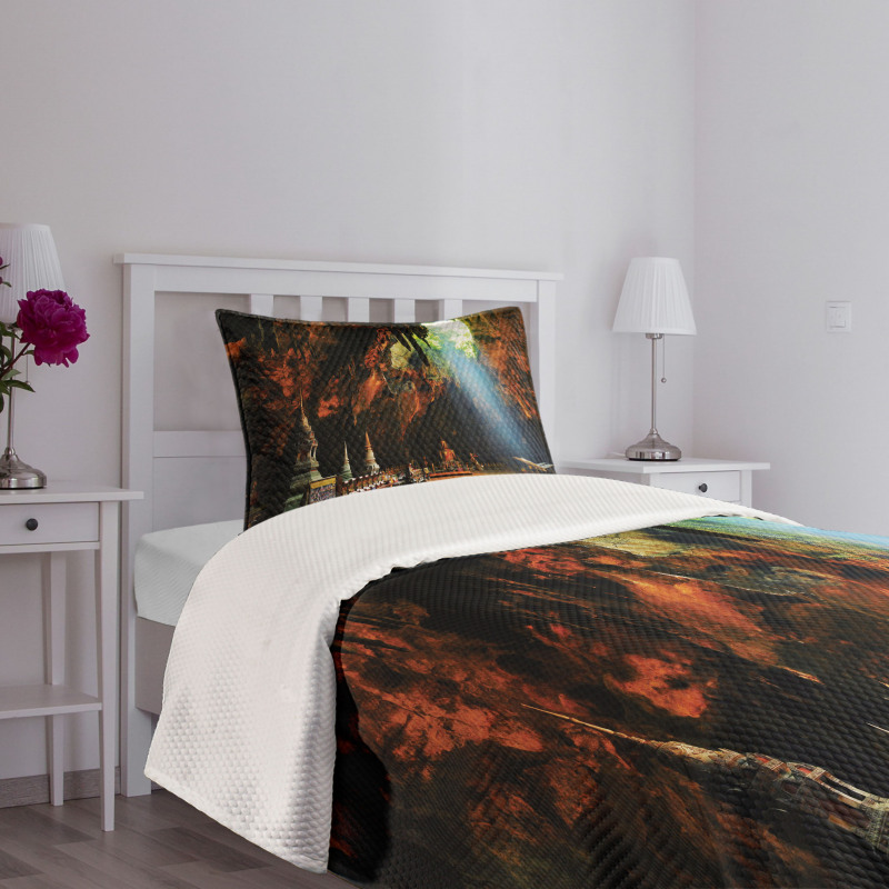 Tham Khao Luang Cave Bedspread Set