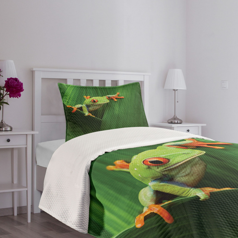 Exotic Wild Macro Leaf Bedspread Set