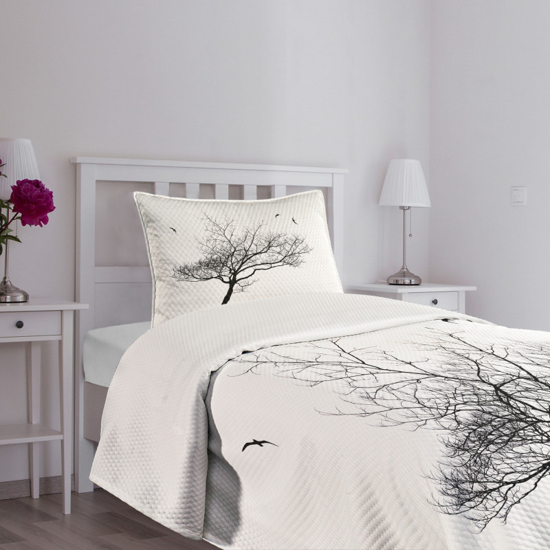 Tree Flying Birds Bedspread Set