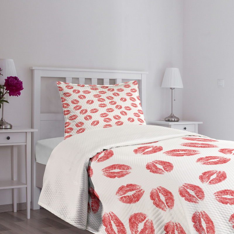 Red Lipsticks Kiss Marks Bedspread Set