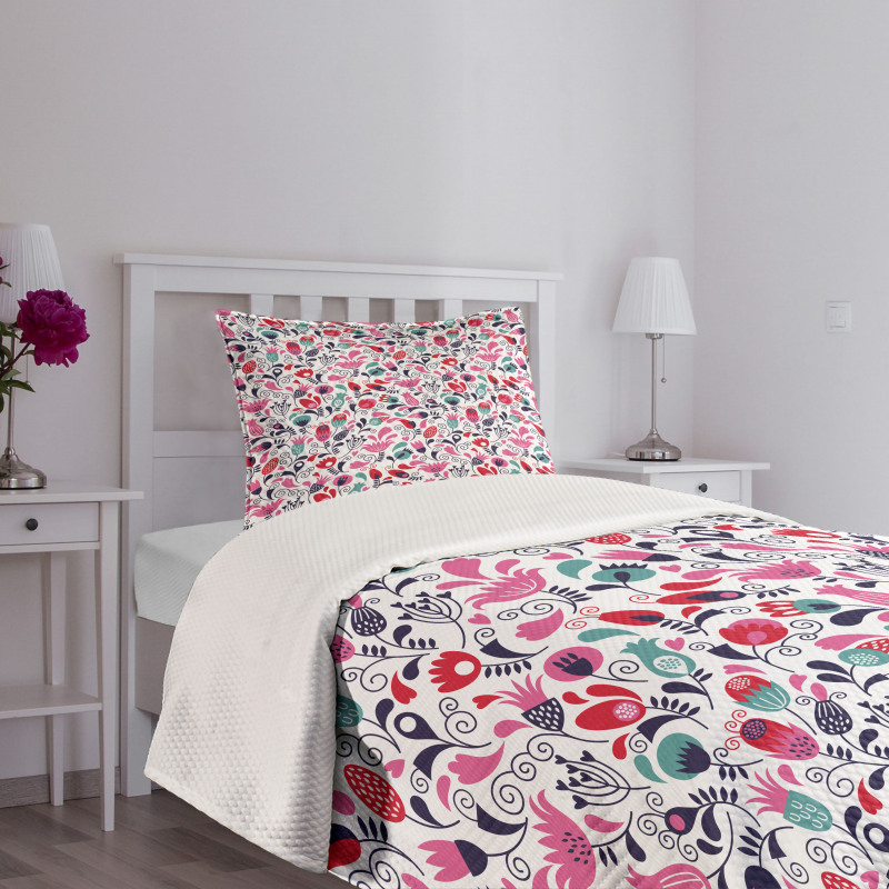 Ornate Swirls Tulip Art Bedspread Set