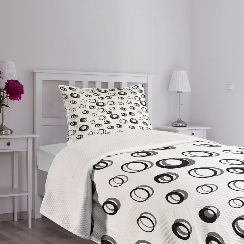 Minimalist Rounds Bedspread Set