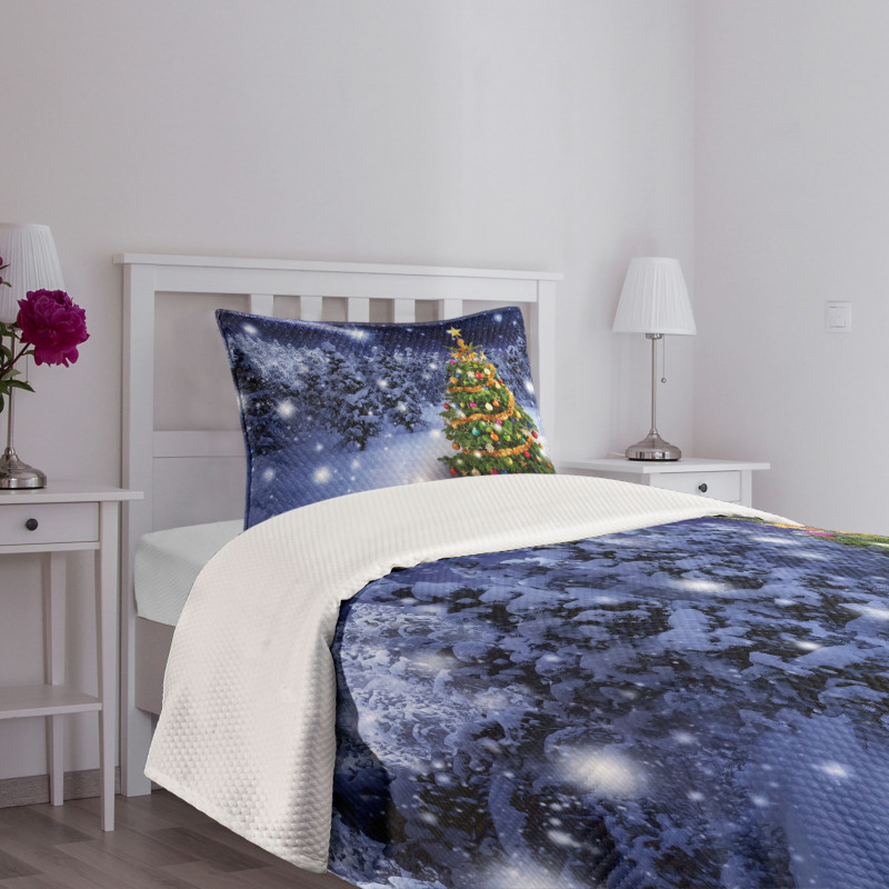 Elf Noel Theme Winter Bedspread Set