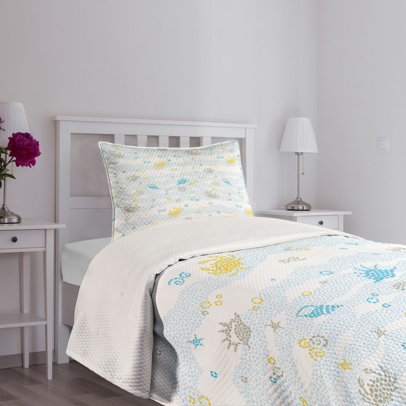 Crabs and Seashells Bedspread Set