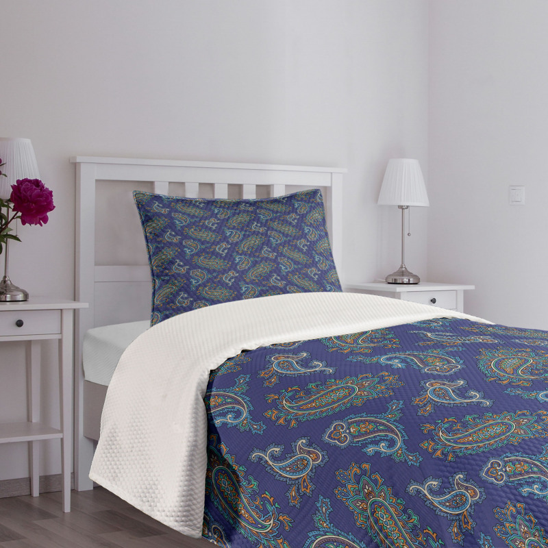 Droplet Motif Bedspread Set