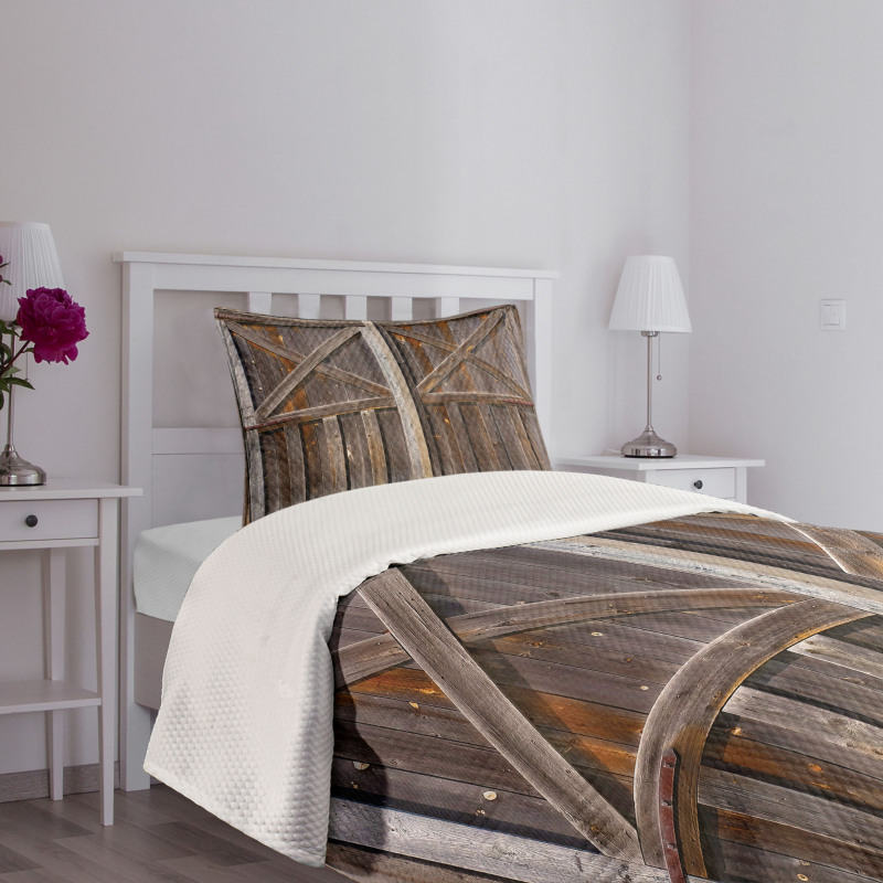 Old Wooden Warehouse Bedspread Set