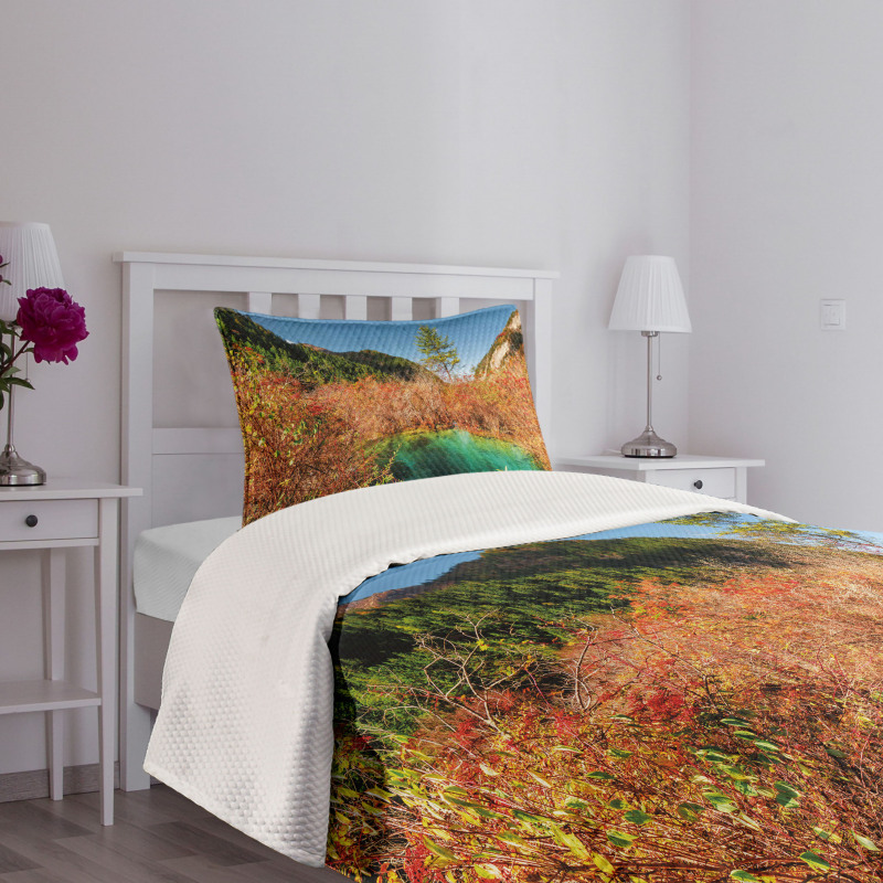 Idyllic Autumn Season Bedspread Set