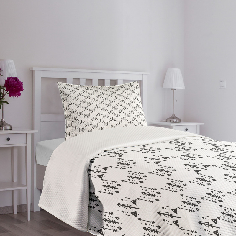 Arrows Black and White Bedspread Set