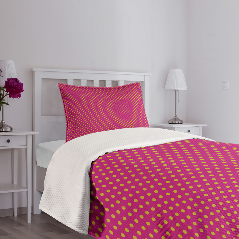 Feminine Nostalgic Design Bedspread Set