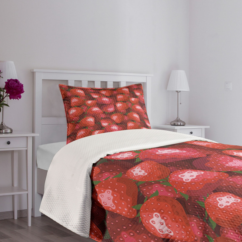 Strawberries Ripe Fruits Bedspread Set