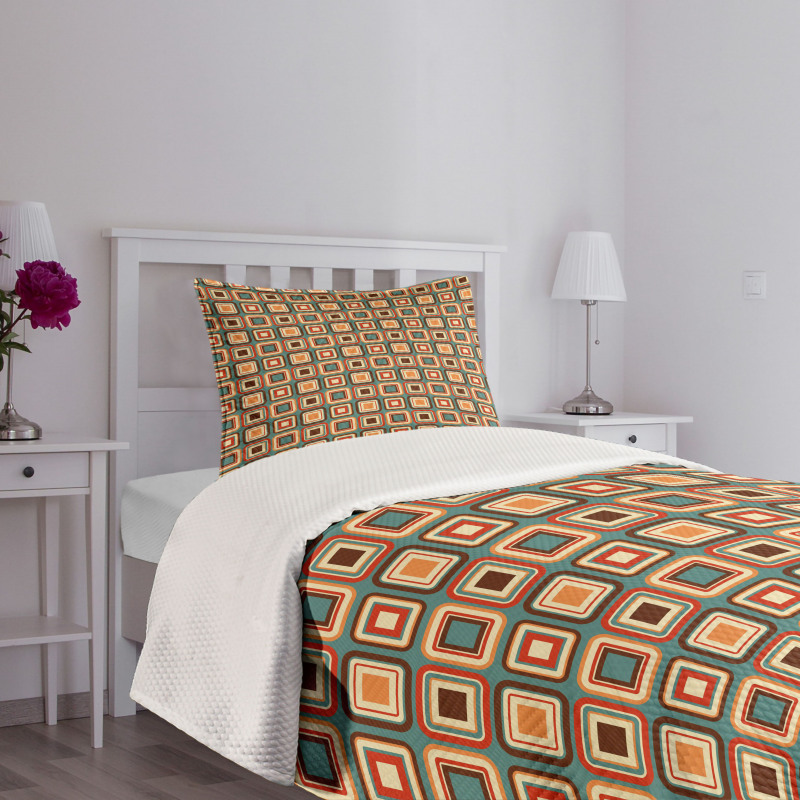 Geometric Rounded Bedspread Set