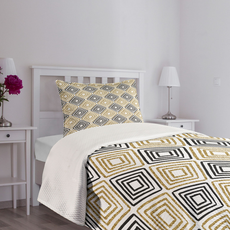 Square Shaped Lines Bedspread Set