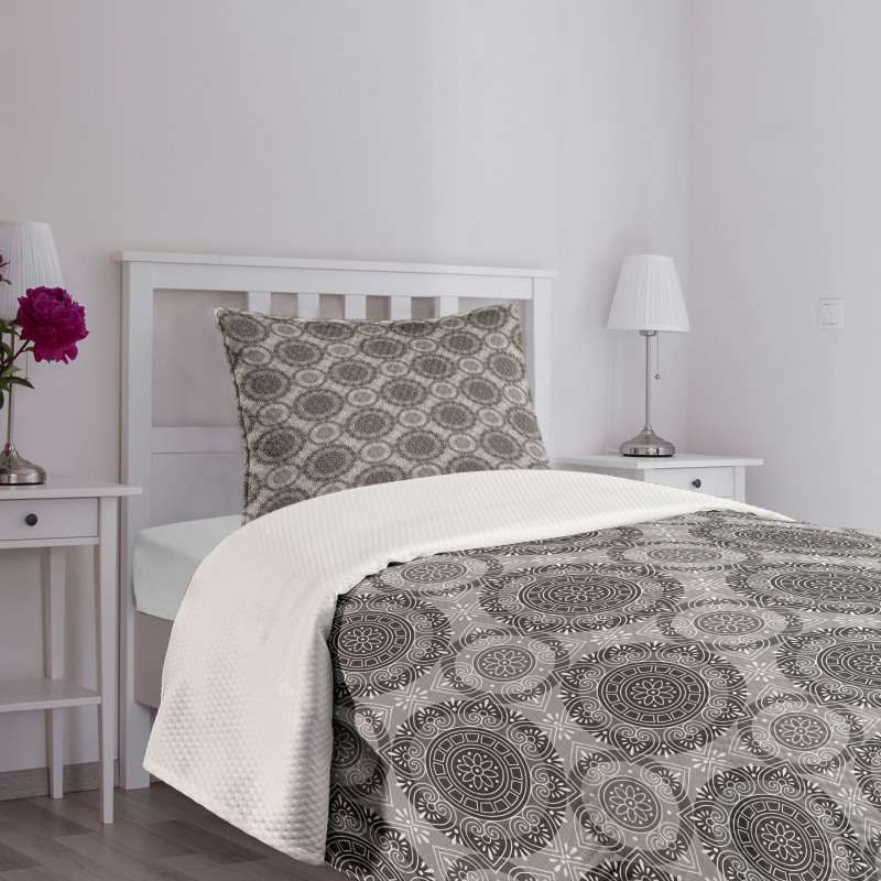 Abstract Damask Flowers Bedspread Set