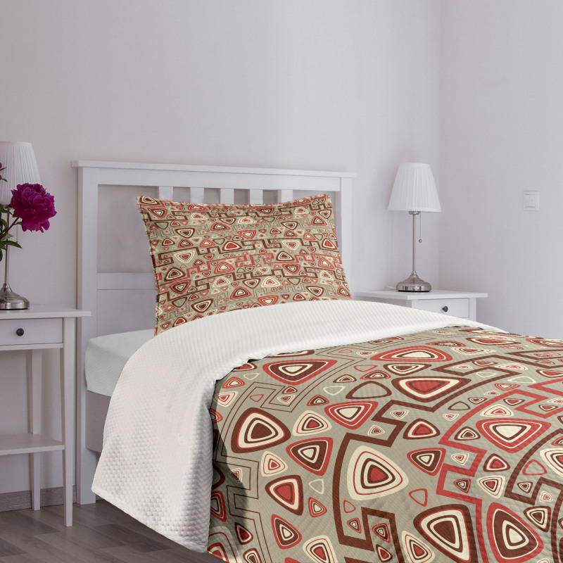 Rounded Triangles Art Bedspread Set