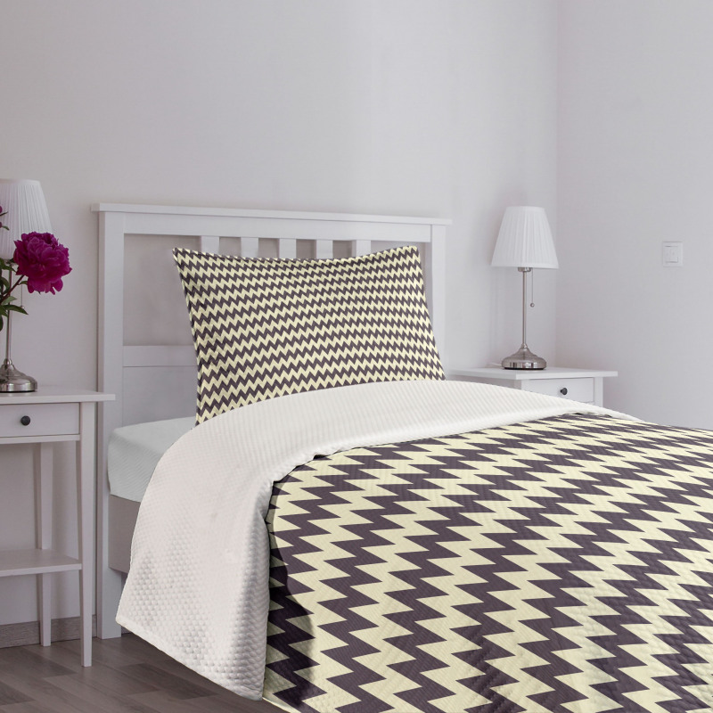 Narrow Sharp Zigzags Bedspread Set