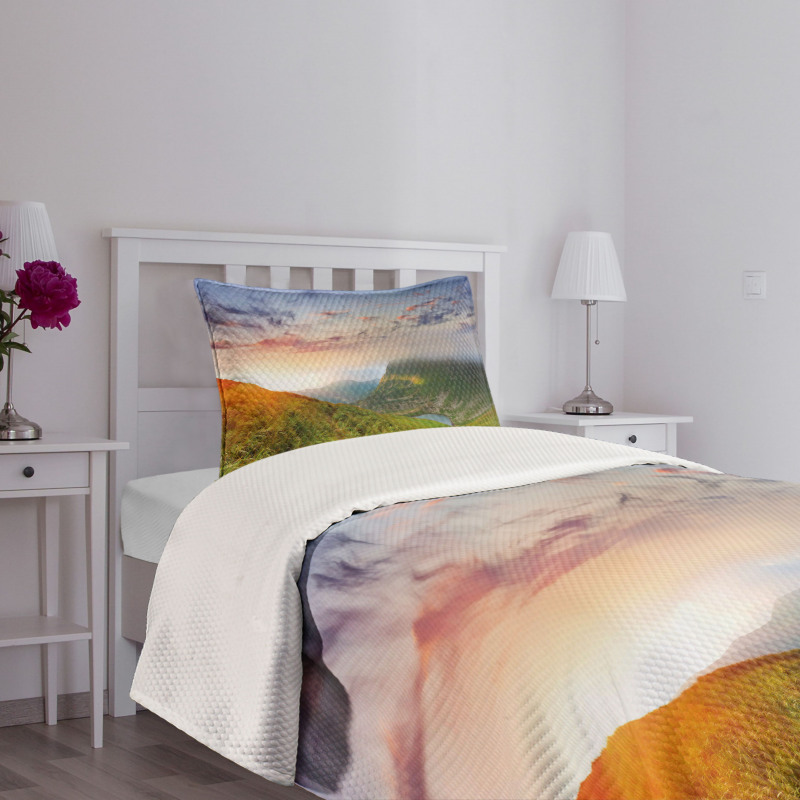 Sunrise Mottled Clouds Bedspread Set